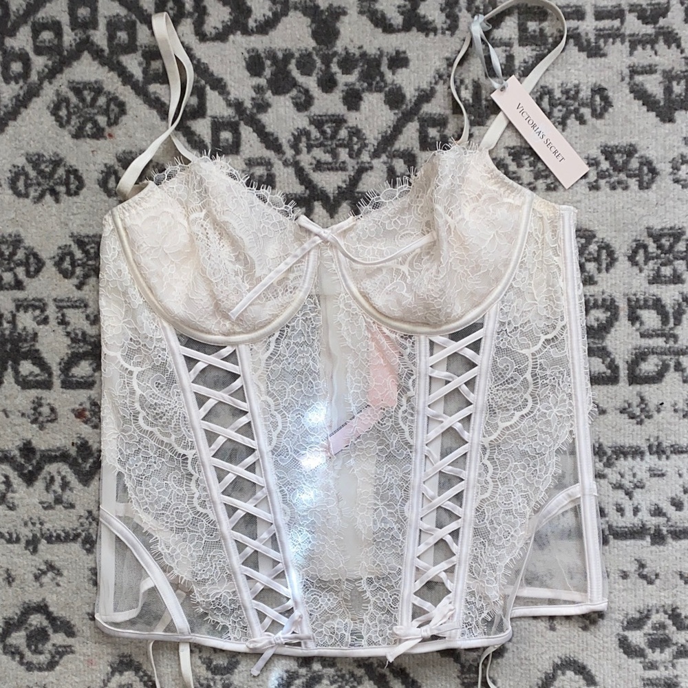 Victoria's Secret White/Ivory Lace Bra Corset Top NWT $120 RETAIL